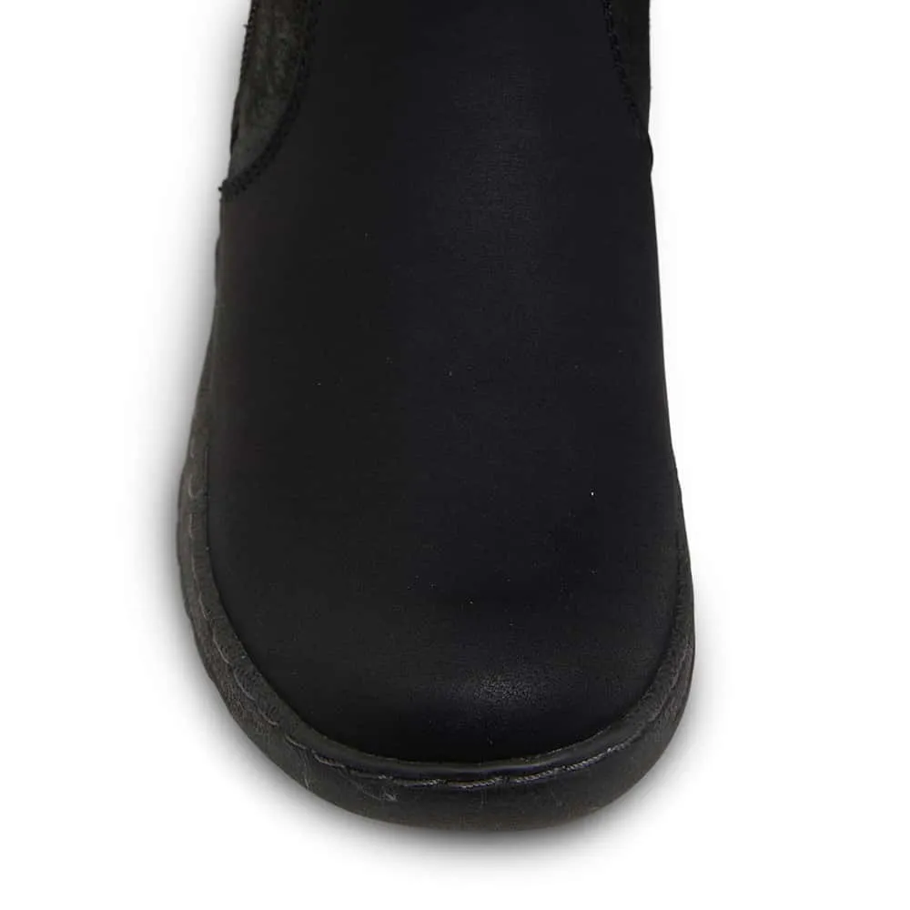Element Boot in Black Smooth