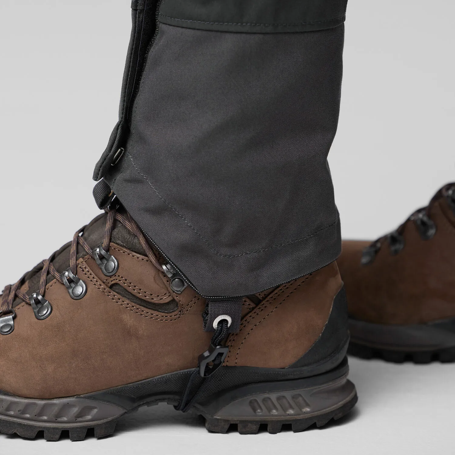 Fjällräven Singi X-Gaiters Dark Grey-Dark Grey | Buy Fjällräven Singi X-Gaiters Dark Grey-Dark Grey here | Outnorth