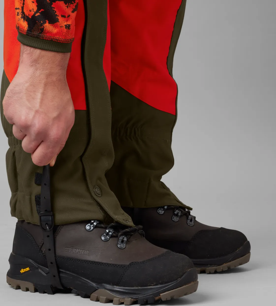 Härkila Wildboar Pro Gaiters Orange Blaze/Willow Green | Buy Härkila Wildboar Pro Gaiters Orange Blaze/Willow Green here | Outnorth