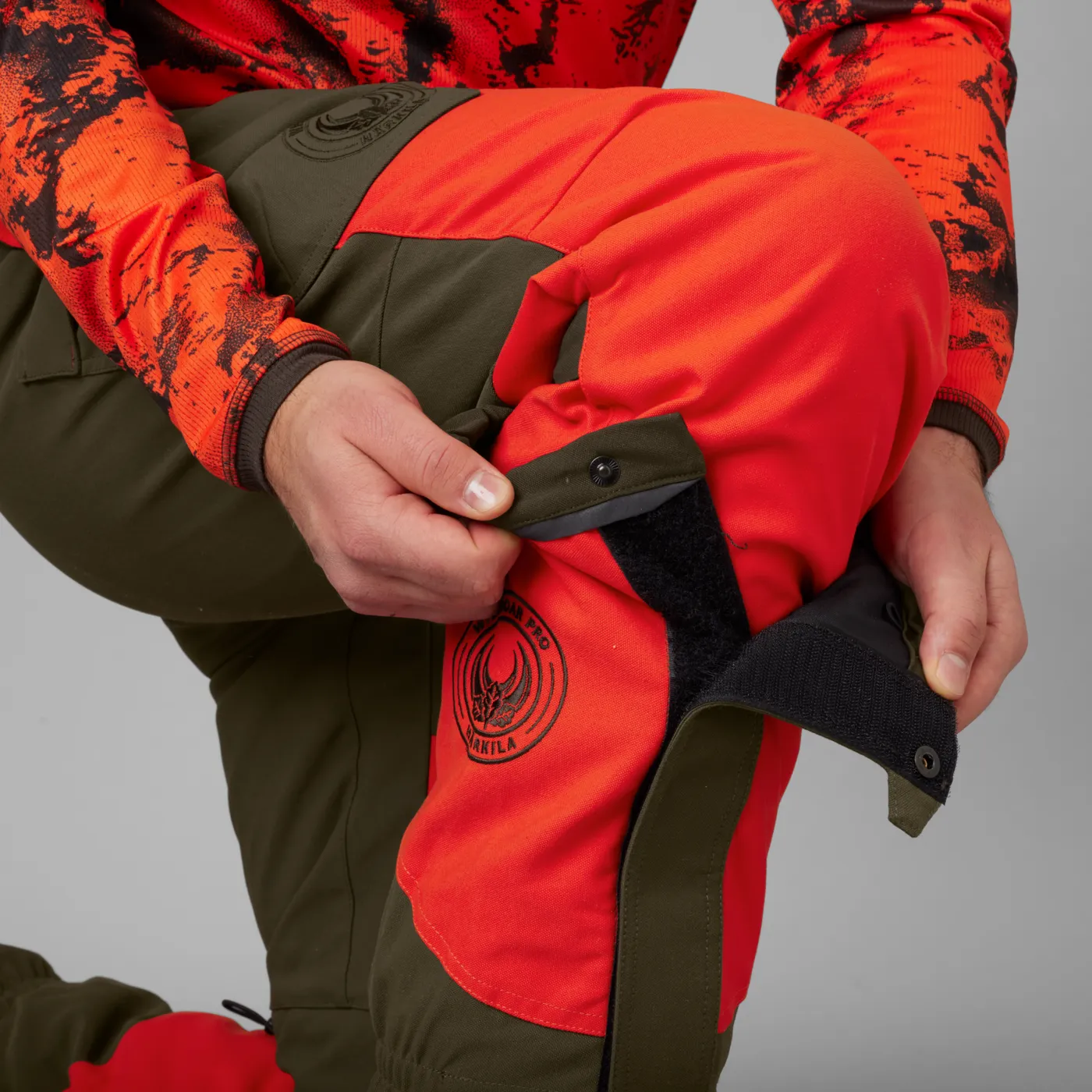 Härkila Wildboar Pro Gaiters Orange Blaze/Willow Green | Buy Härkila Wildboar Pro Gaiters Orange Blaze/Willow Green here | Outnorth