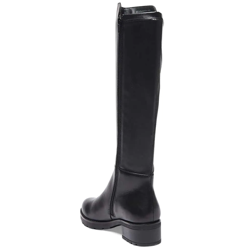Innovate Boot in Black Leather