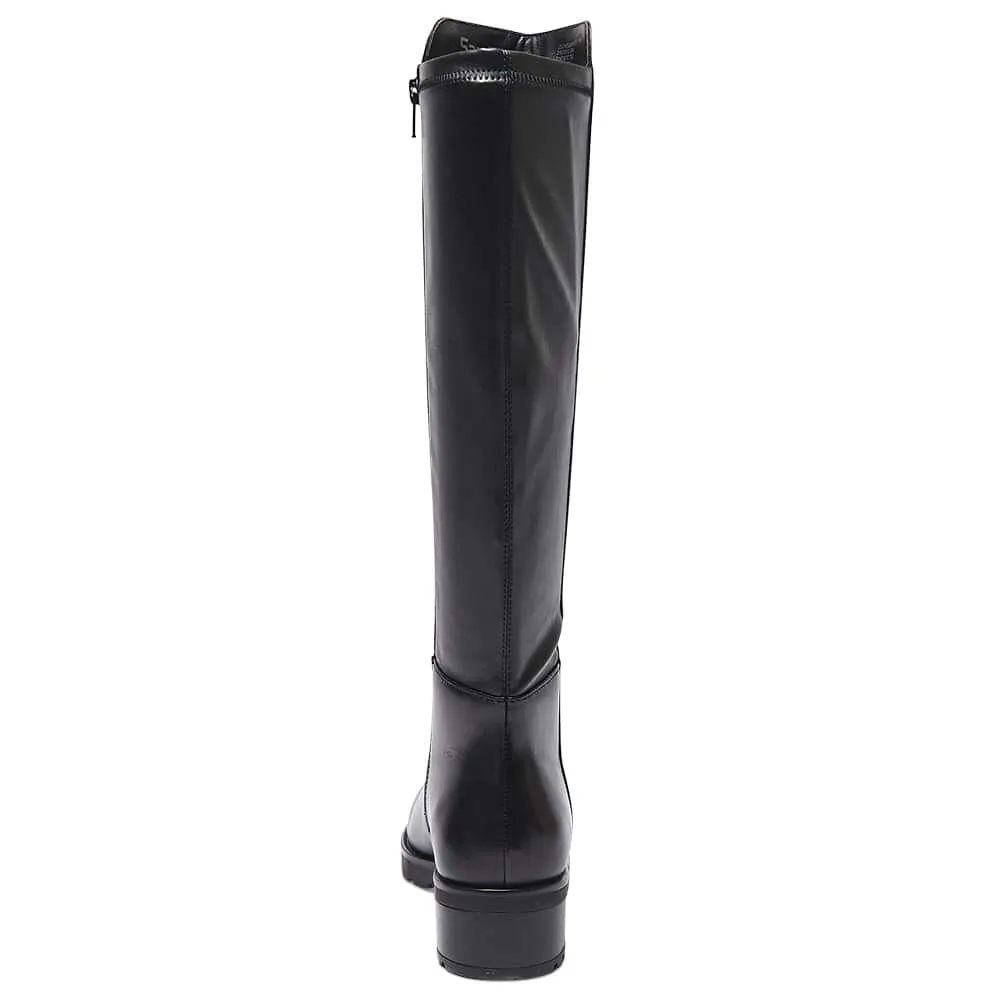 Innovate Boot in Black Leather